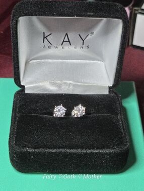 NIB GORGEOUS 1ct Certified Moissanite Diamond Solitaire Earrings